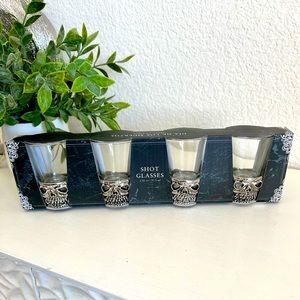 NWT Set of Four Skull Shot Glasses